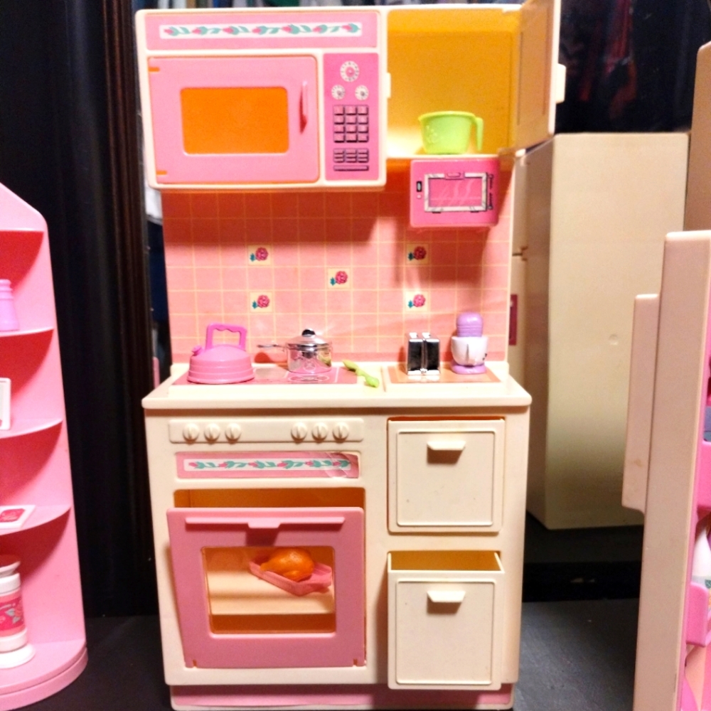 Vintage'87 Sweet Roses Barbie cooking station